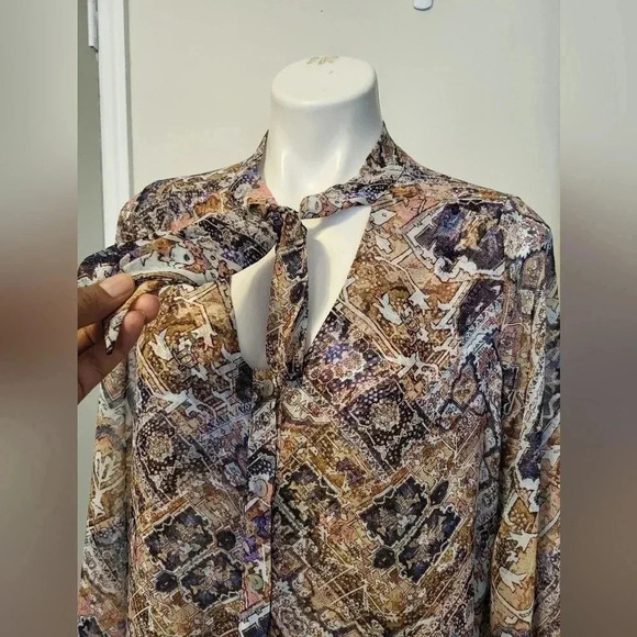 Show Me your MuMu Taylor Tie Retro Boho Chic Inspired Button Down Blouse(S) - Picture 7 of 9